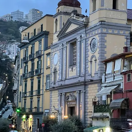 Napule E ... Konukevi Napoli