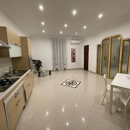 Napule E ... Konukevi Napoli