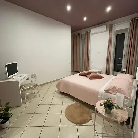 Affittacamere Napule è ...
