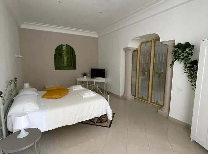 Napule E ... Гостевой дом 4*