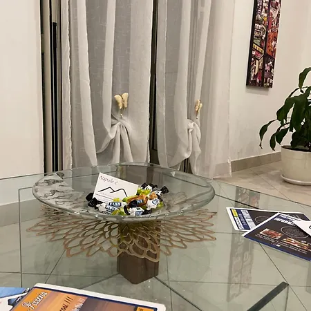 Napule E ... 4* Neapel