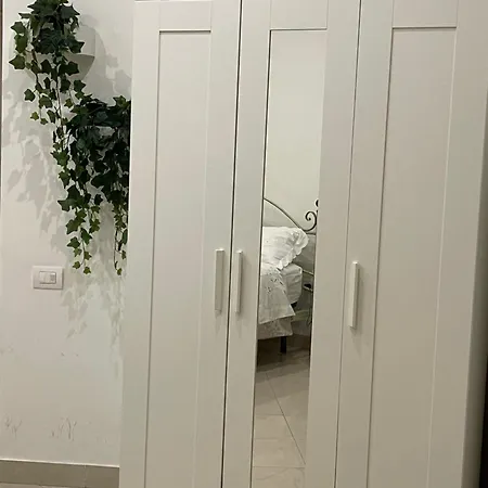 Napule è ... Naples